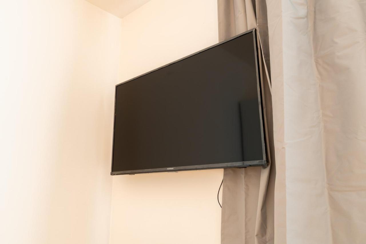 Brand New Studio Apartment #51 With Free Secure Parking In The Center Prague Luaran gambar