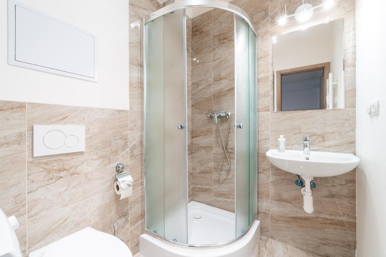 Brand New Studio Apartment #51 With Free Secure Parking In The Center Prague Luaran gambar